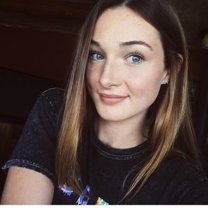 Meet your Posher, Zoe